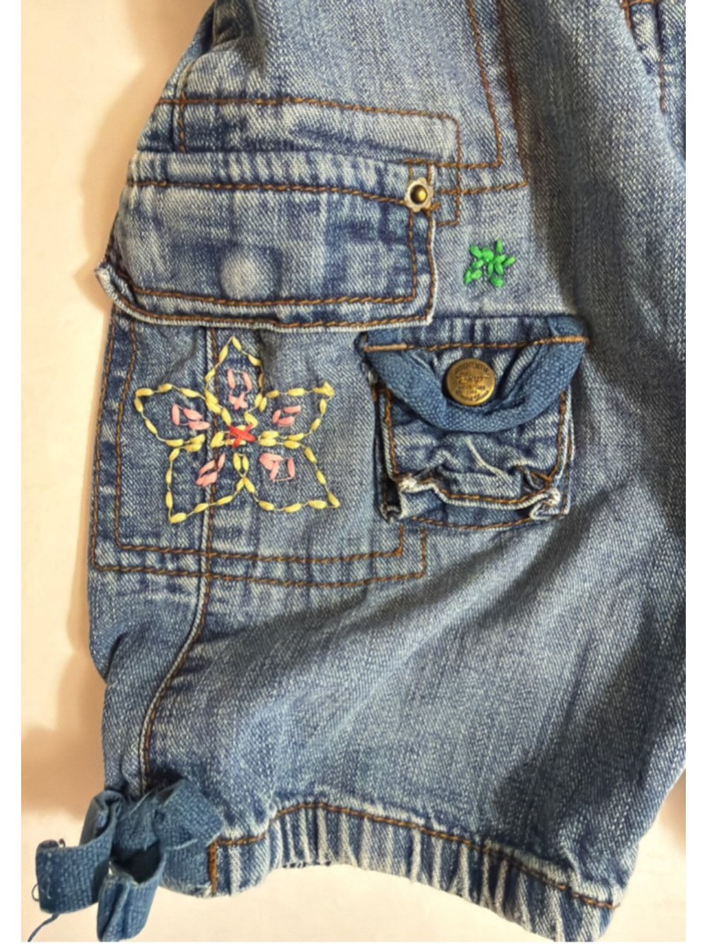 Baby Gap Girls Vintage Floral Embroidered Denim Cargo Shorts 3T - Picture 4 of 8